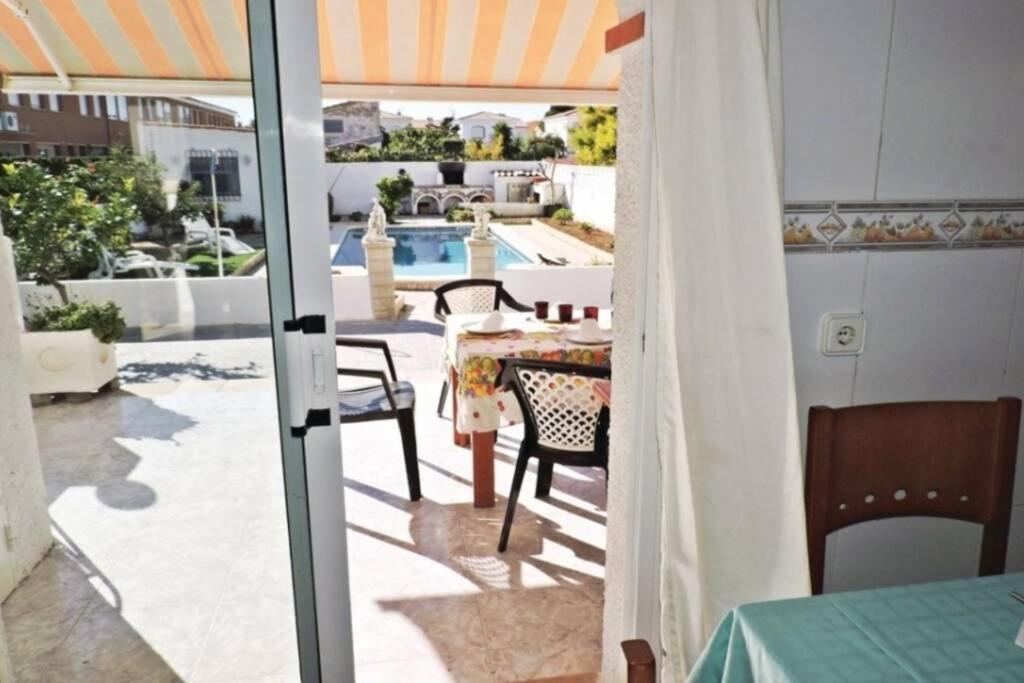Preciosa Casa Con Piscina Al Lado De La Playa Miami Playa